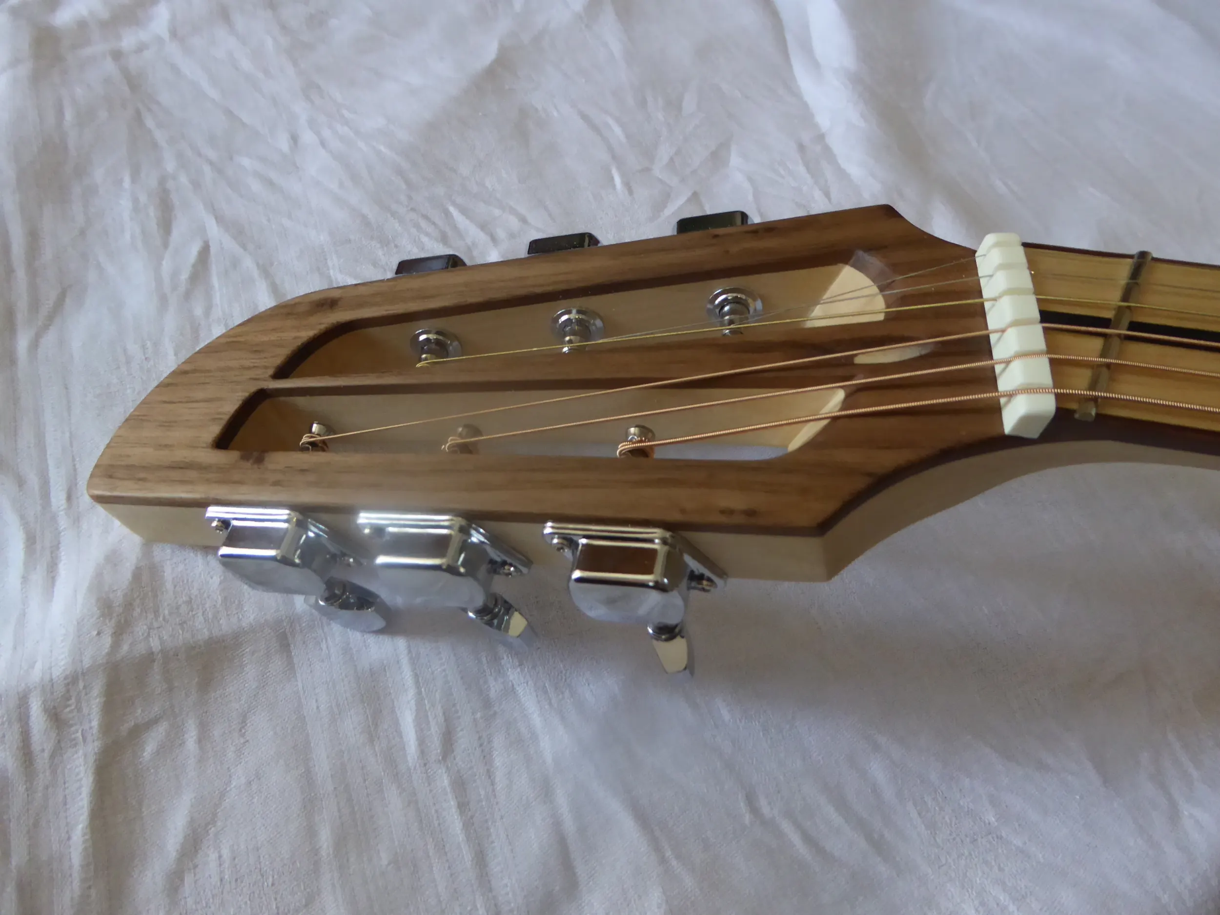 Heier Akustik – Detailansicht 6 – handgefertigte Akustikgitarre von Heier Guitars bei Dresden und Meißen